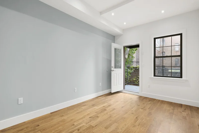 101 Putnam Avenue, Brooklyn, NY — archive photograph