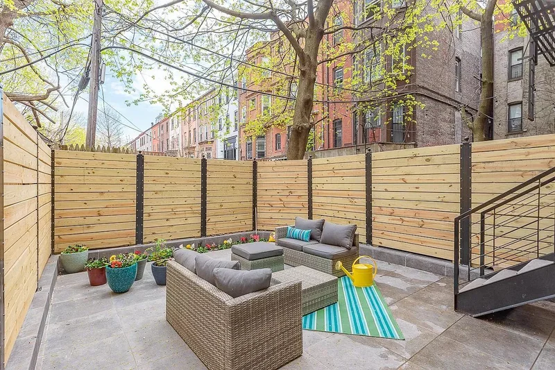 533 Throop Avenue, Brooklyn, NY 11221 — archive photograph