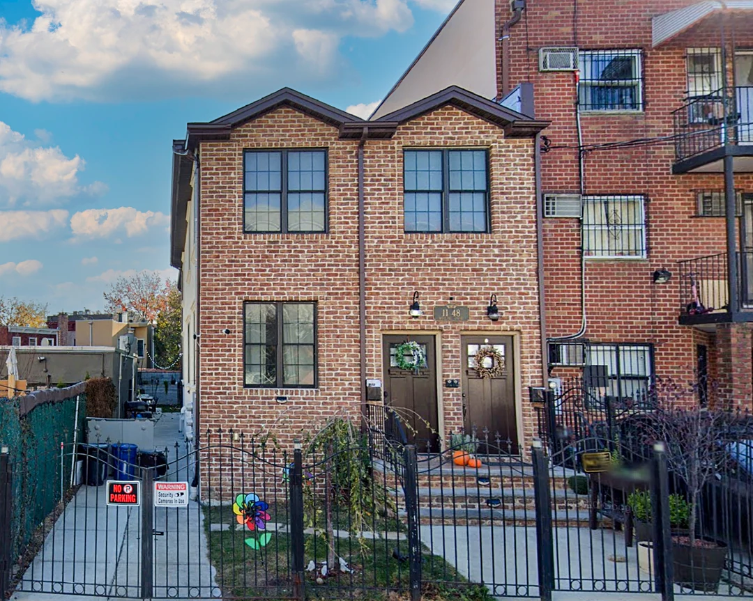 11-48 Welling Court